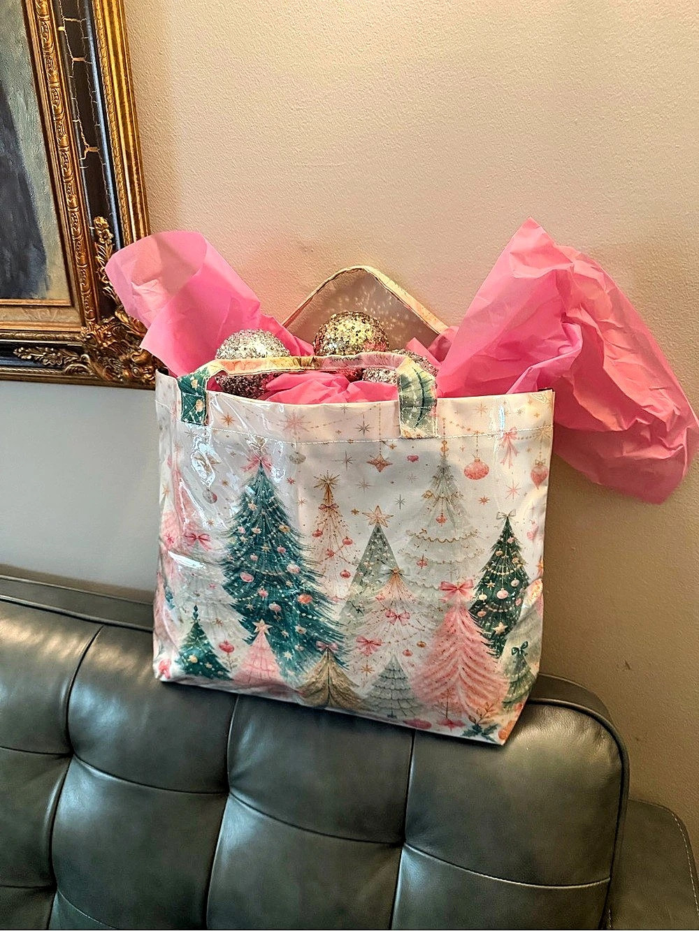 PVC-Wrapped canvas NWOT ๐ winter wonderland Tote White & Pink w ornaments